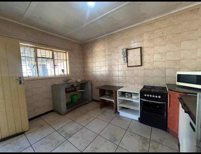 5 BEDROOM HOUSE FOR SALE IN VANDERBIJLPARK CW 3
